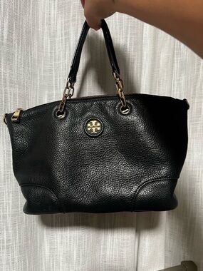 Vintage Tory Burch Black Pebbled Leather hand bag with Gold Logo
